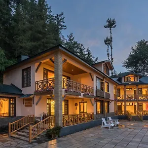 2* Hotel Mahasu House